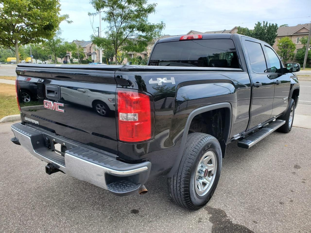 2014 GMC Sierra 1500 SLE Crew Cab 4WD Photo