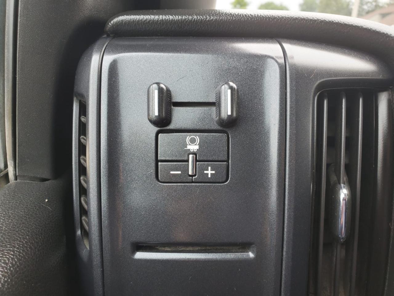 2014 GMC Sierra 1500 SLE Crew Cab 4WD Photo