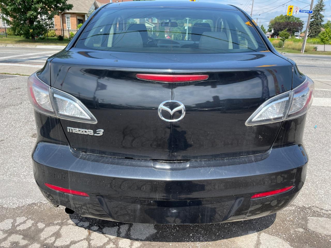 2013 Mazda MAZDA3 i Sport AUT 4-Door Photo