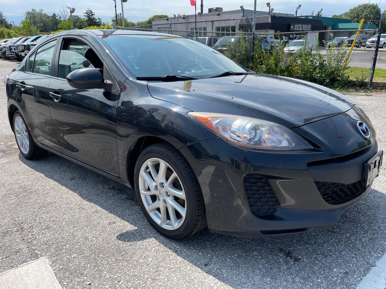 2013 Mazda MAZDA3 i Sport AUT 4-Door Photo