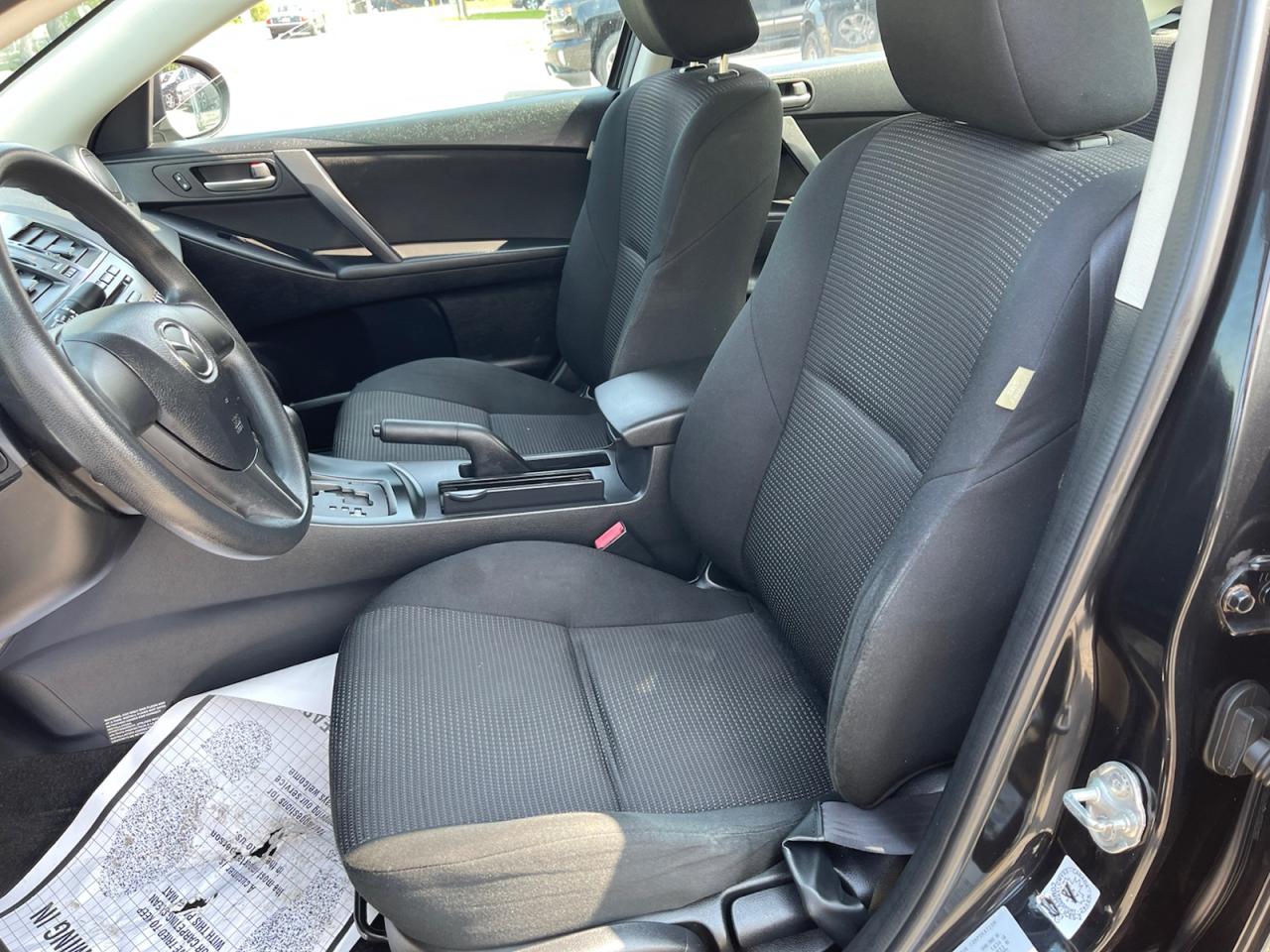 2013 Mazda MAZDA3 i Sport AUT 4-Door Photo