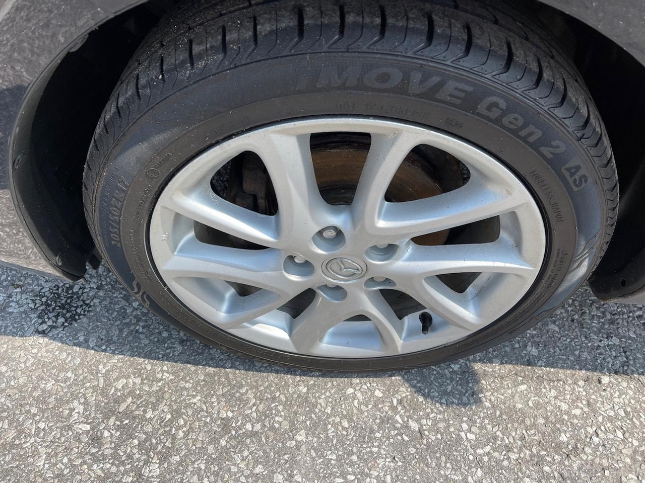 2013 Mazda MAZDA3 i Sport AUT 4-Door Photo