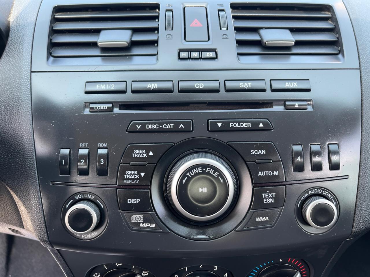 2013 Mazda MAZDA3 i Sport AUT 4-Door Photo