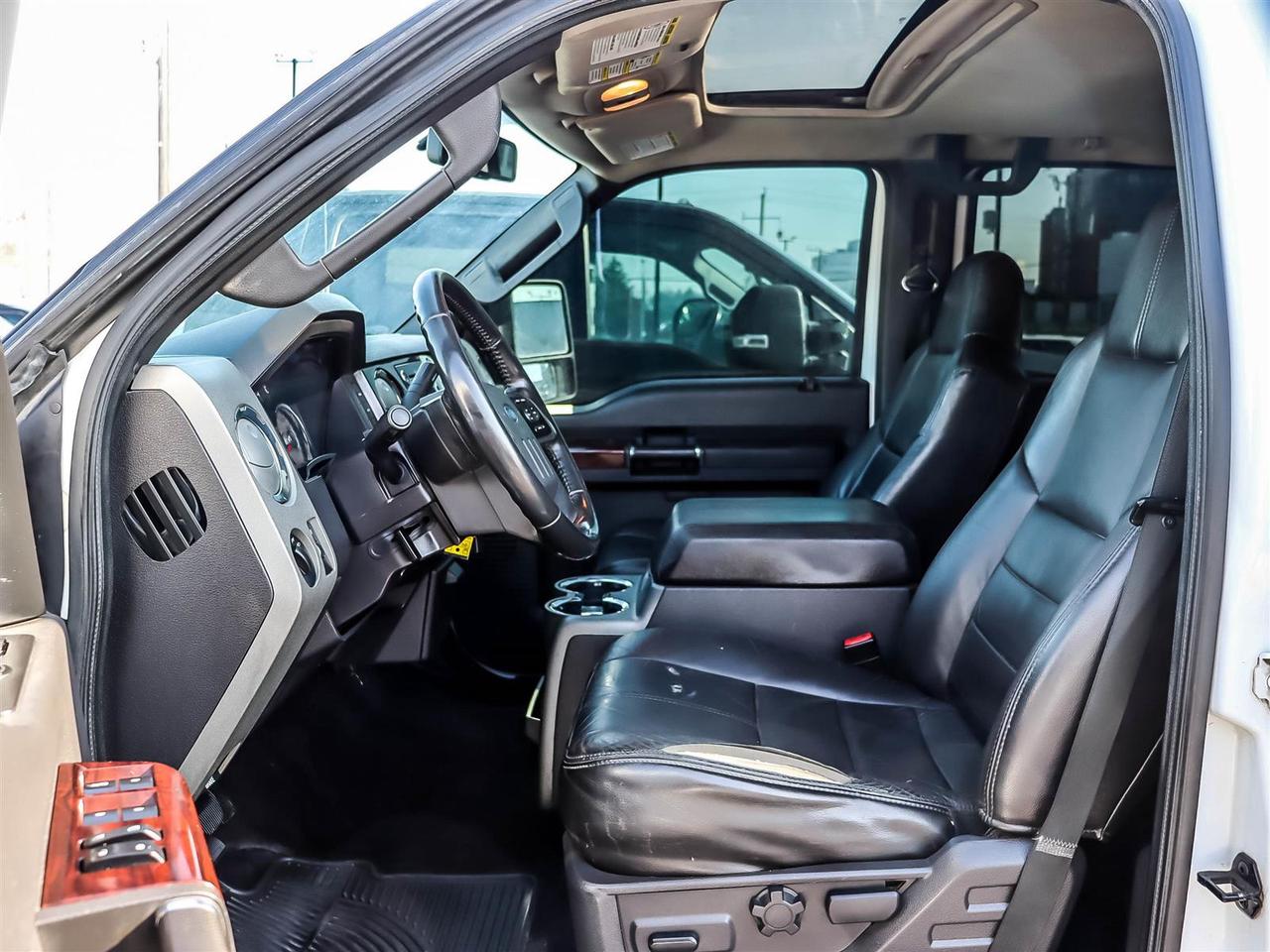 2009 Ford SUPER DUTY F-450 DRW LARIAT Photo