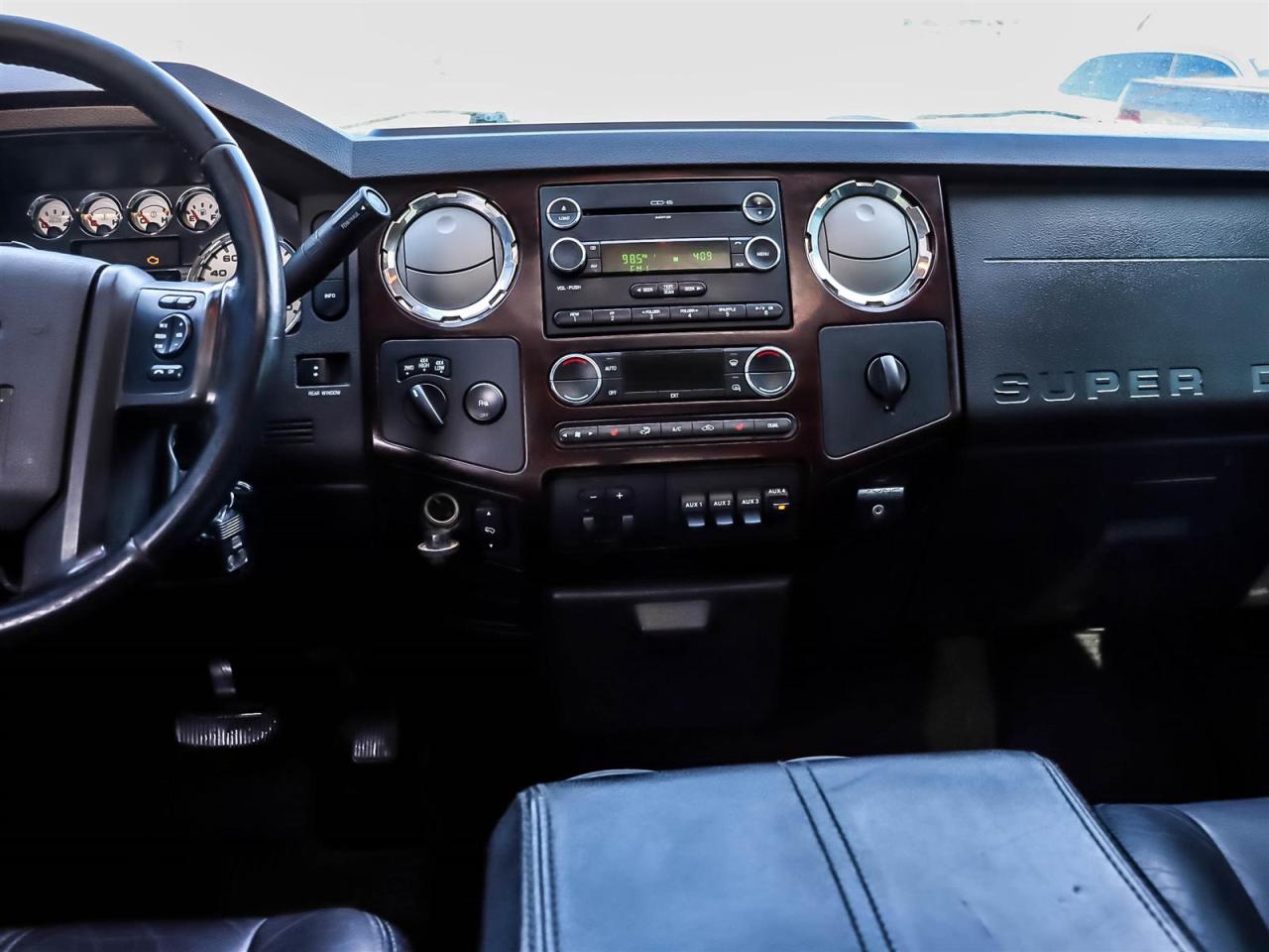 2009 Ford SUPER DUTY F-450 DRW LARIAT Photo