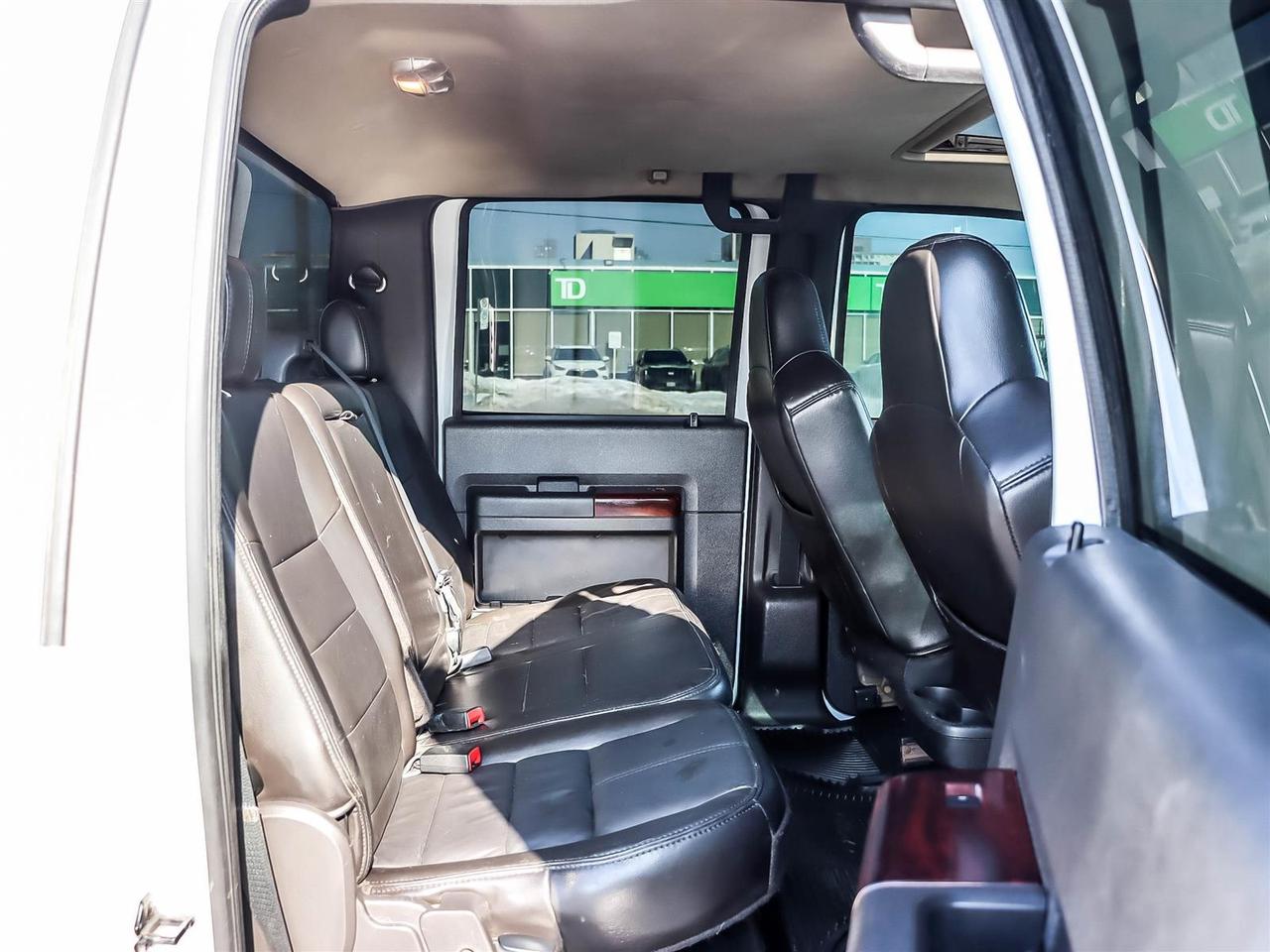 2009 Ford SUPER DUTY F-450 DRW LARIAT Photo