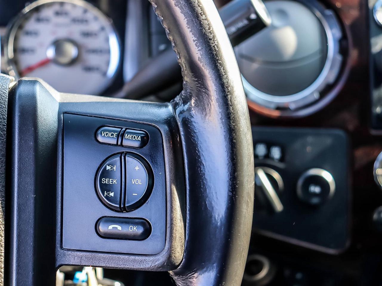 2009 Ford SUPER DUTY F-450 DRW LARIAT Photo