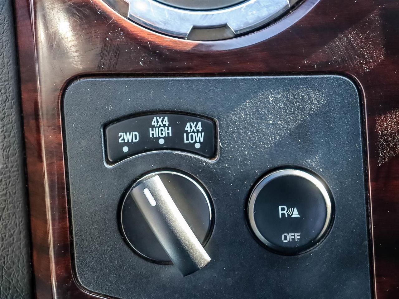 2009 Ford SUPER DUTY F-450 DRW LARIAT Photo