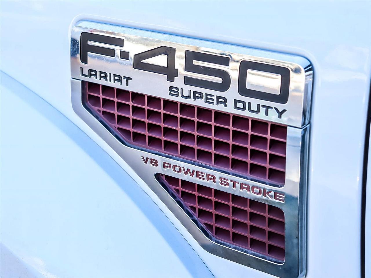 2009 Ford SUPER DUTY F-450 DRW LARIAT Photo