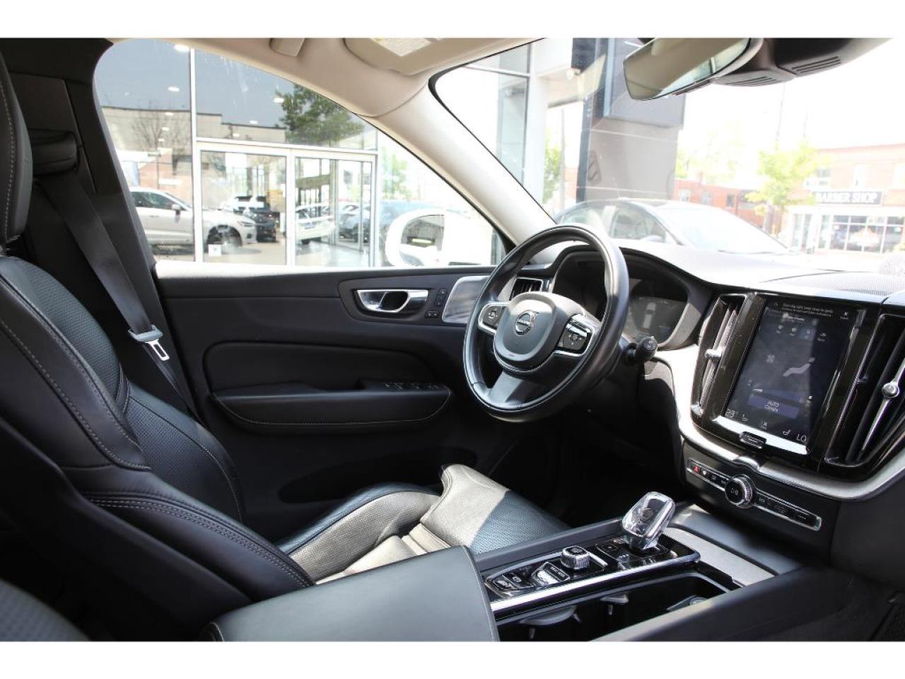 2020 Volvo XC60 T8 Inscription AWD | Turbocharged| 455 HP! Photo