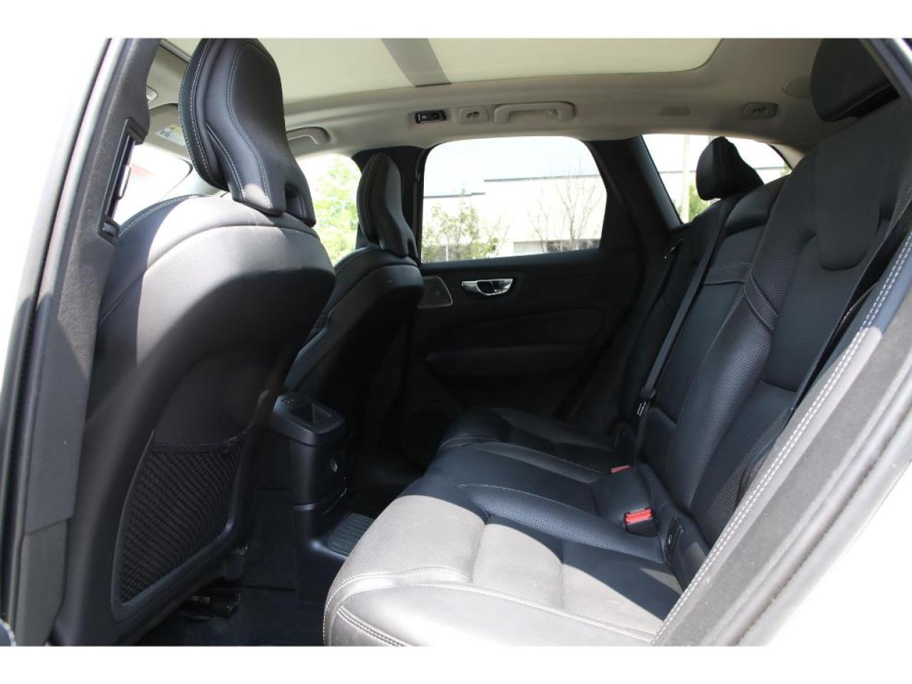 2020 Volvo XC60 T8 Inscription AWD | Turbocharged| 455 HP! Photo