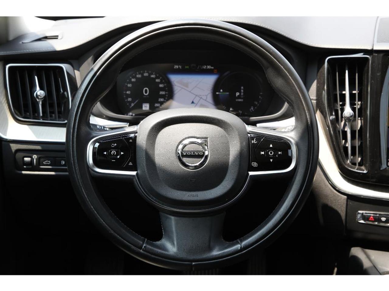 2020 Volvo XC60 T8 Inscription AWD | Turbocharged| 455 HP! Photo