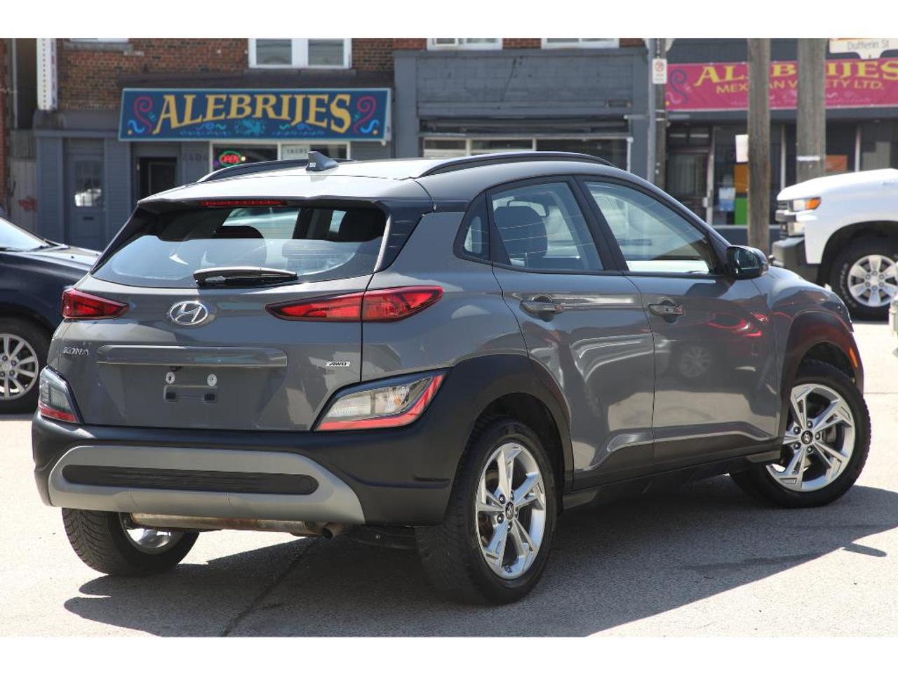 2023 Hyundai KONA Preferred Pkg | AWD | Leather Seats | Sunroof | Collision Warning Photo3