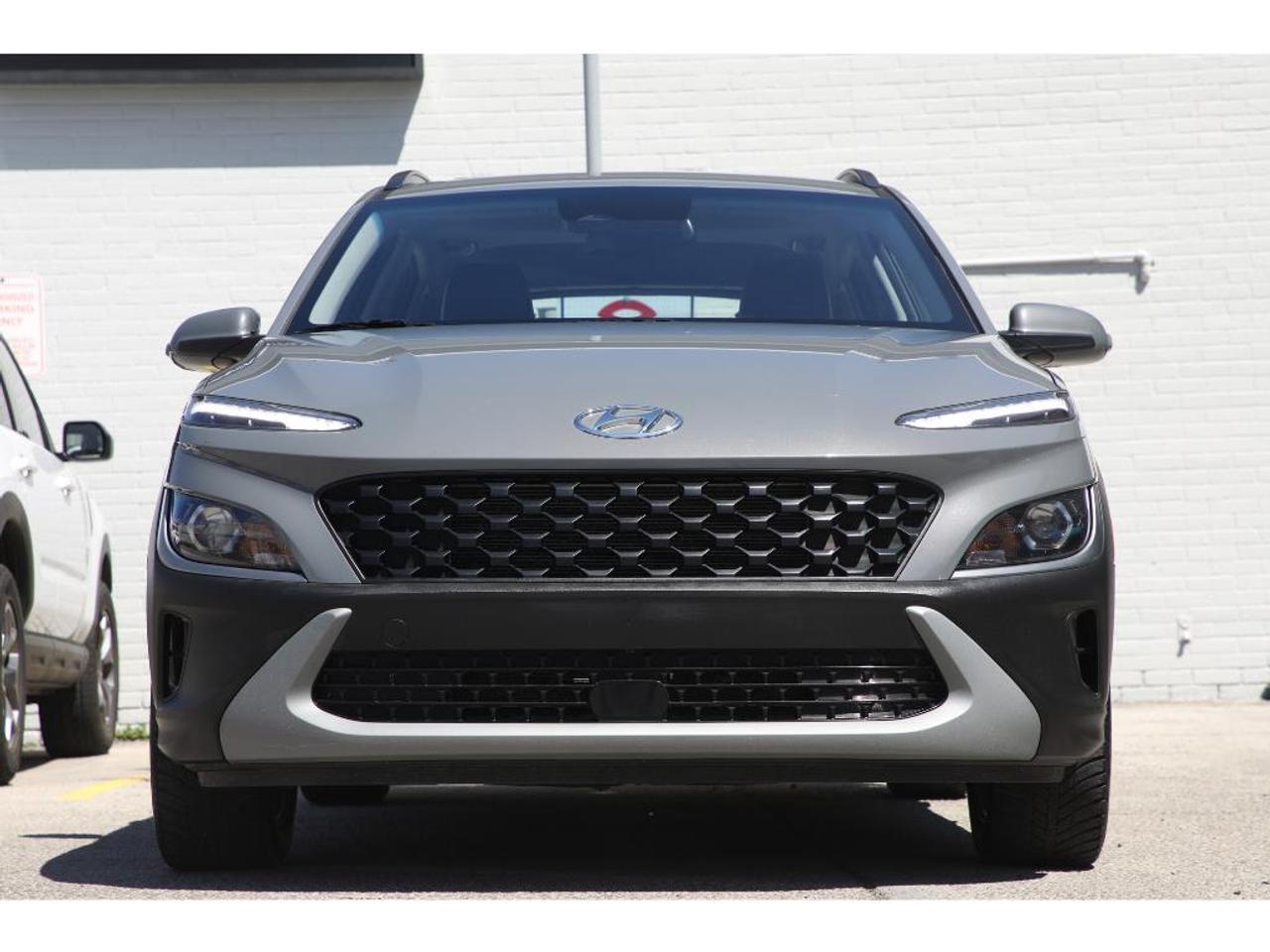 2023 Hyundai KONA Preferred Pkg | AWD | Leather Seats | Sunroof | Collision Warning Photo