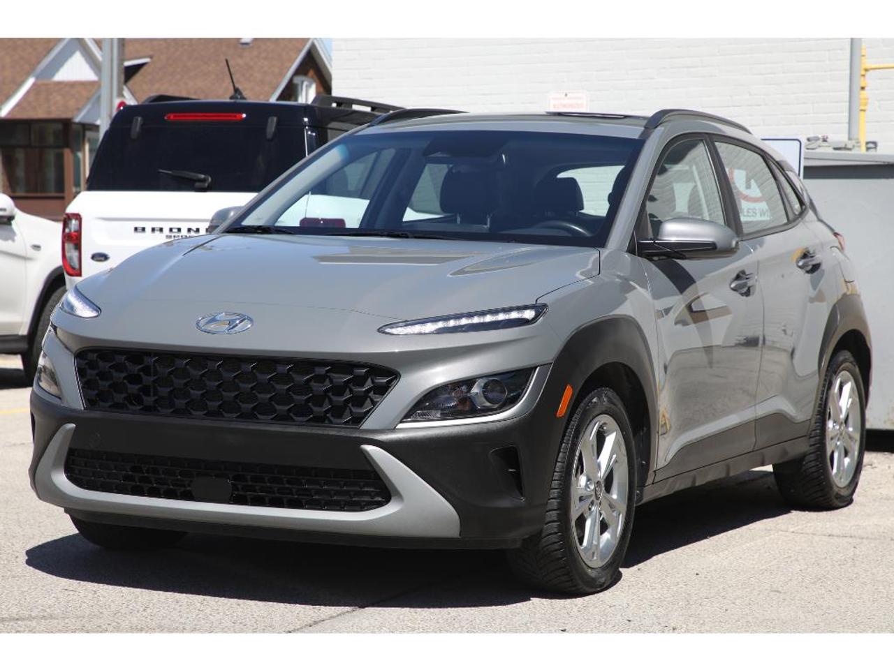 2023 Hyundai KONA Preferred Pkg | AWD | Leather Seats | Sunroof | Collision Warning Photo