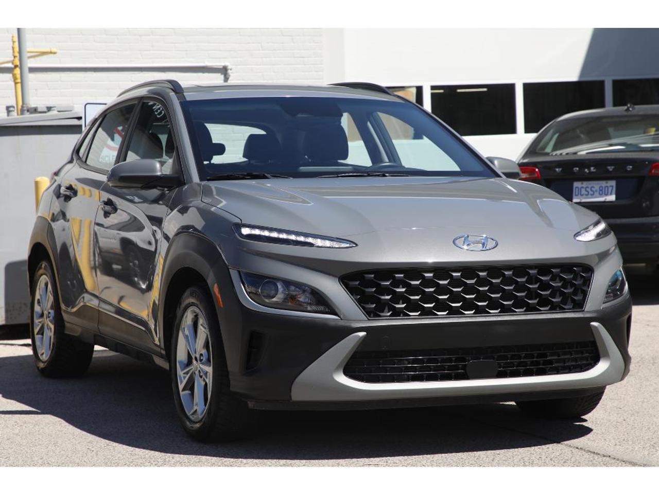 2023 Hyundai KONA Preferred Pkg | AWD | Leather Seats | Sunroof | Collision Warning Photo