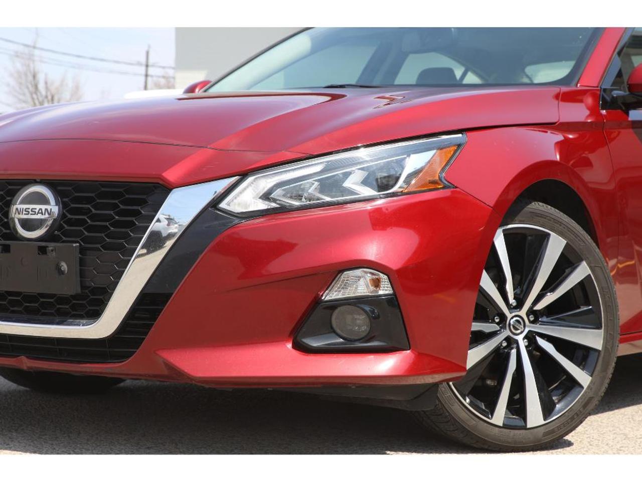 2022 Nissan Altima 2.5 Platinum AWD Photo2