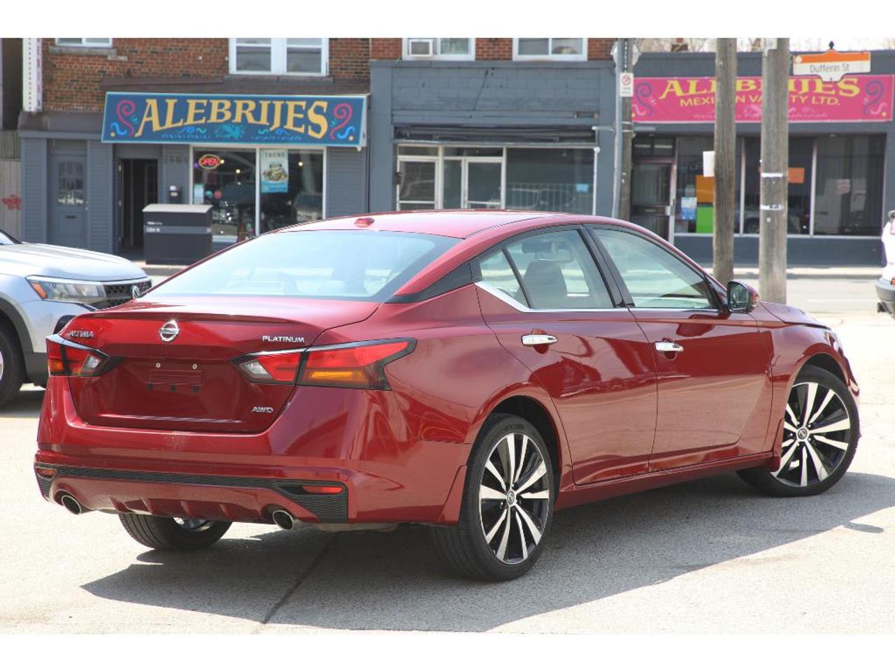 2022 Nissan Altima 2.5 Platinum AWD Photo3