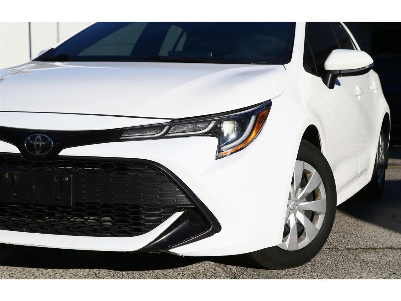 2022 Toyota Corolla SE Hatchback CVT Photo