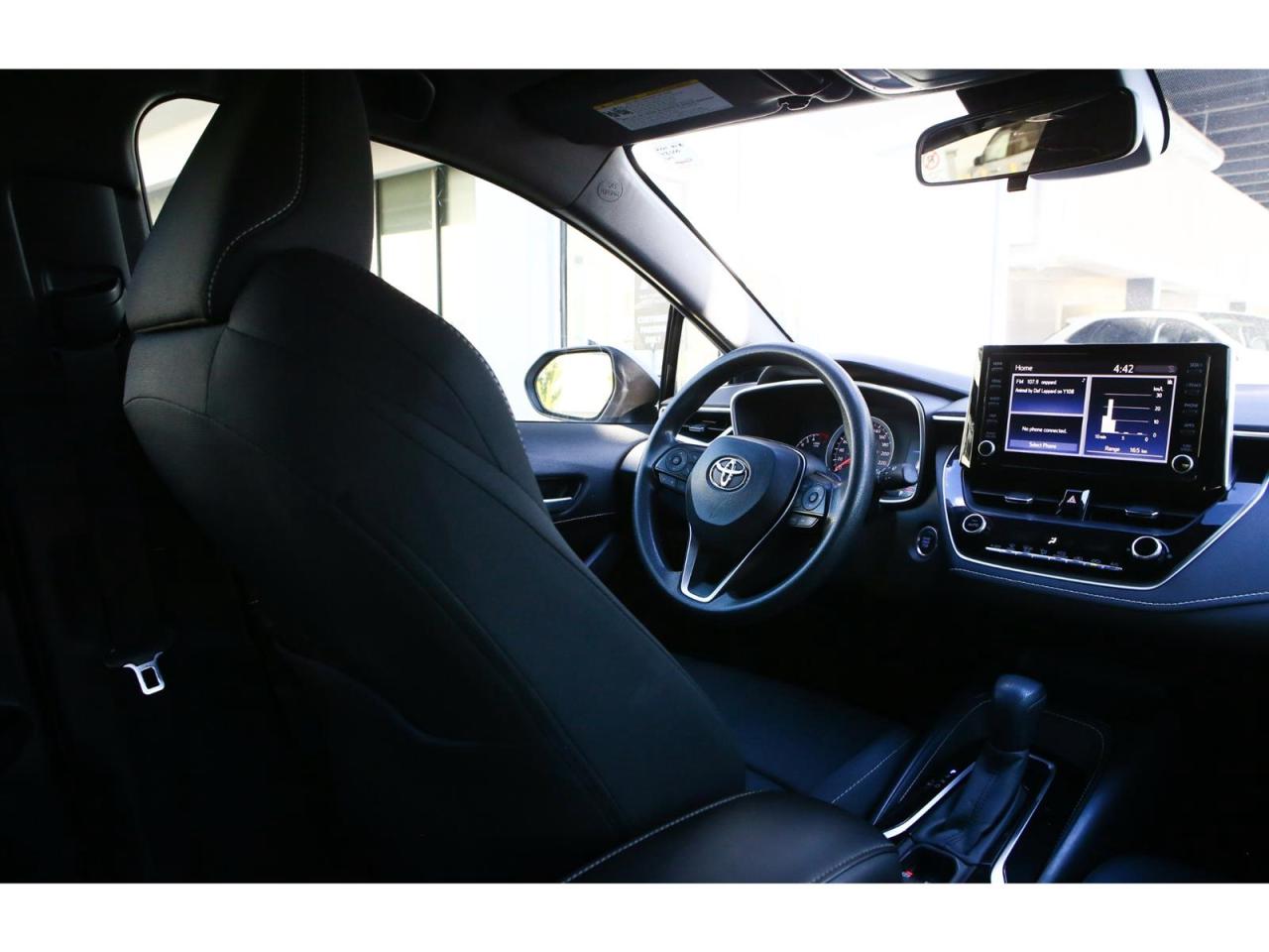 2022 Toyota Corolla SE Hatchback CVT Photo