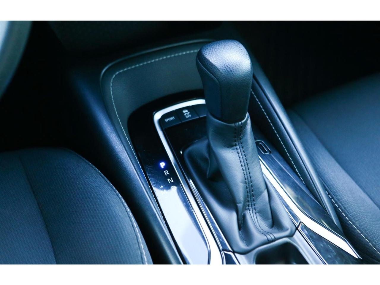 2022 Toyota Corolla SE Hatchback CVT Photo