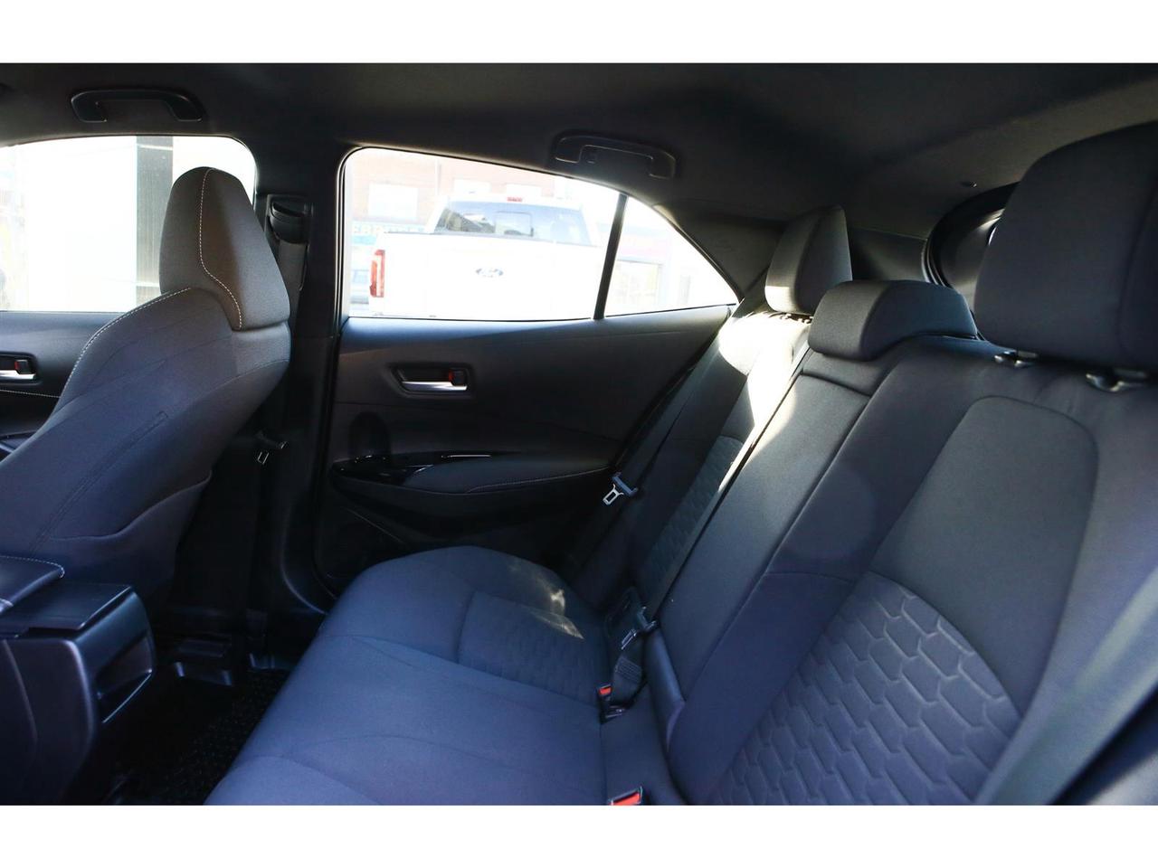 2022 Toyota Corolla SE Hatchback CVT Photo