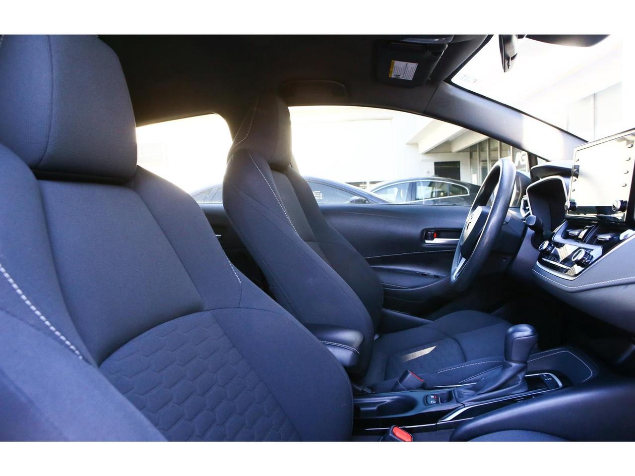 2022 Toyota Corolla SE Hatchback CVT Photo