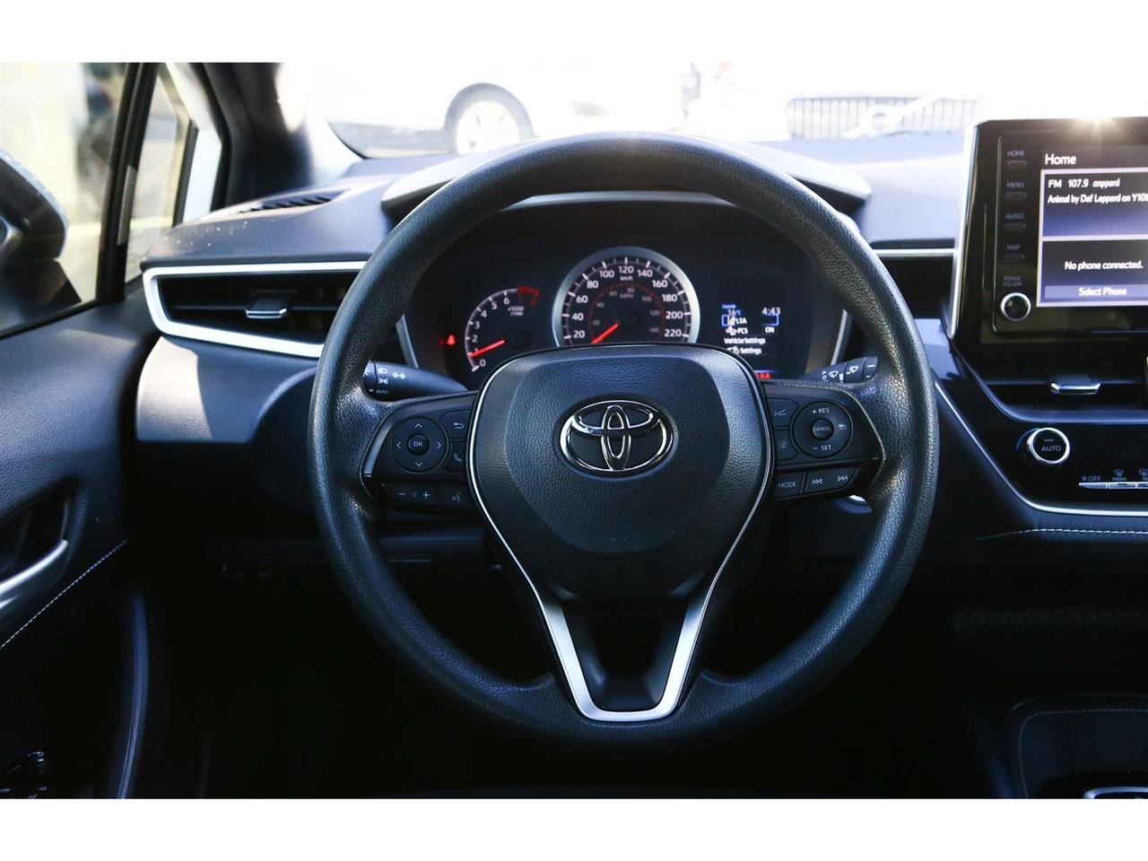 2022 Toyota Corolla SE Hatchback CVT Photo