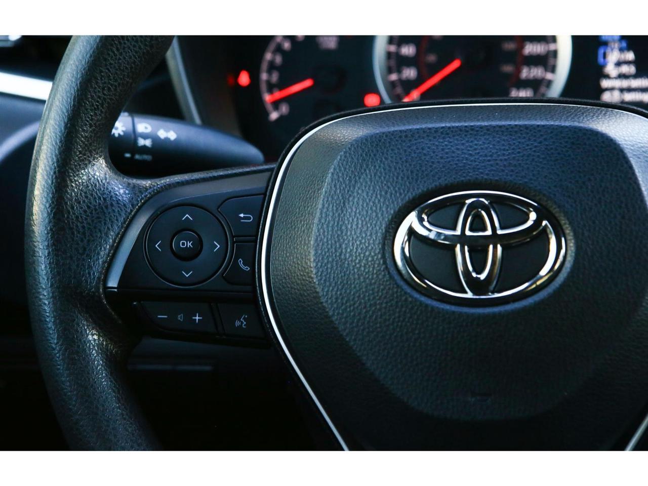 2022 Toyota Corolla SE Hatchback CVT Photo