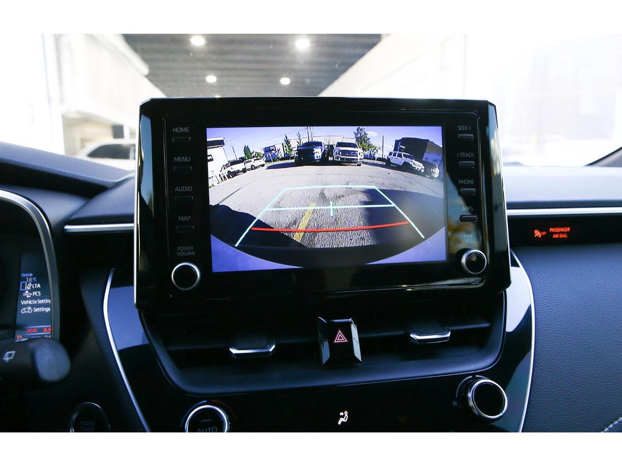 2022 Toyota Corolla SE Hatchback CVT Photo