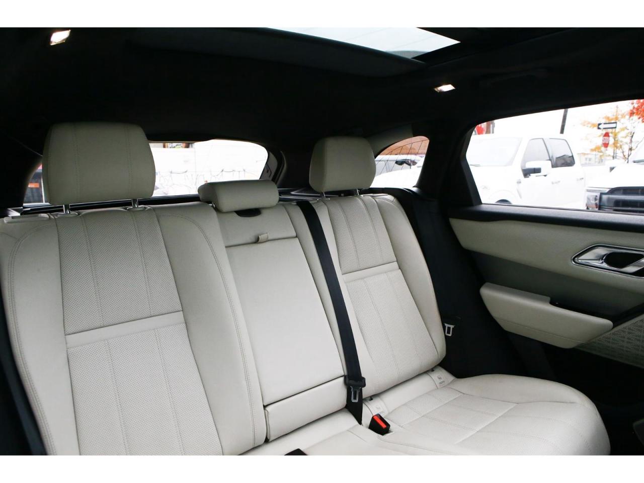 2018 Land Rover Range Rover Velar R-Dynamic SE Photo