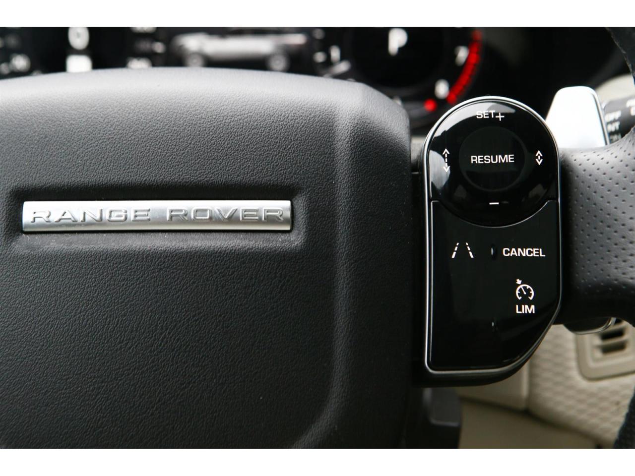 2018 Land Rover Range Rover Velar R-Dynamic SE Photo