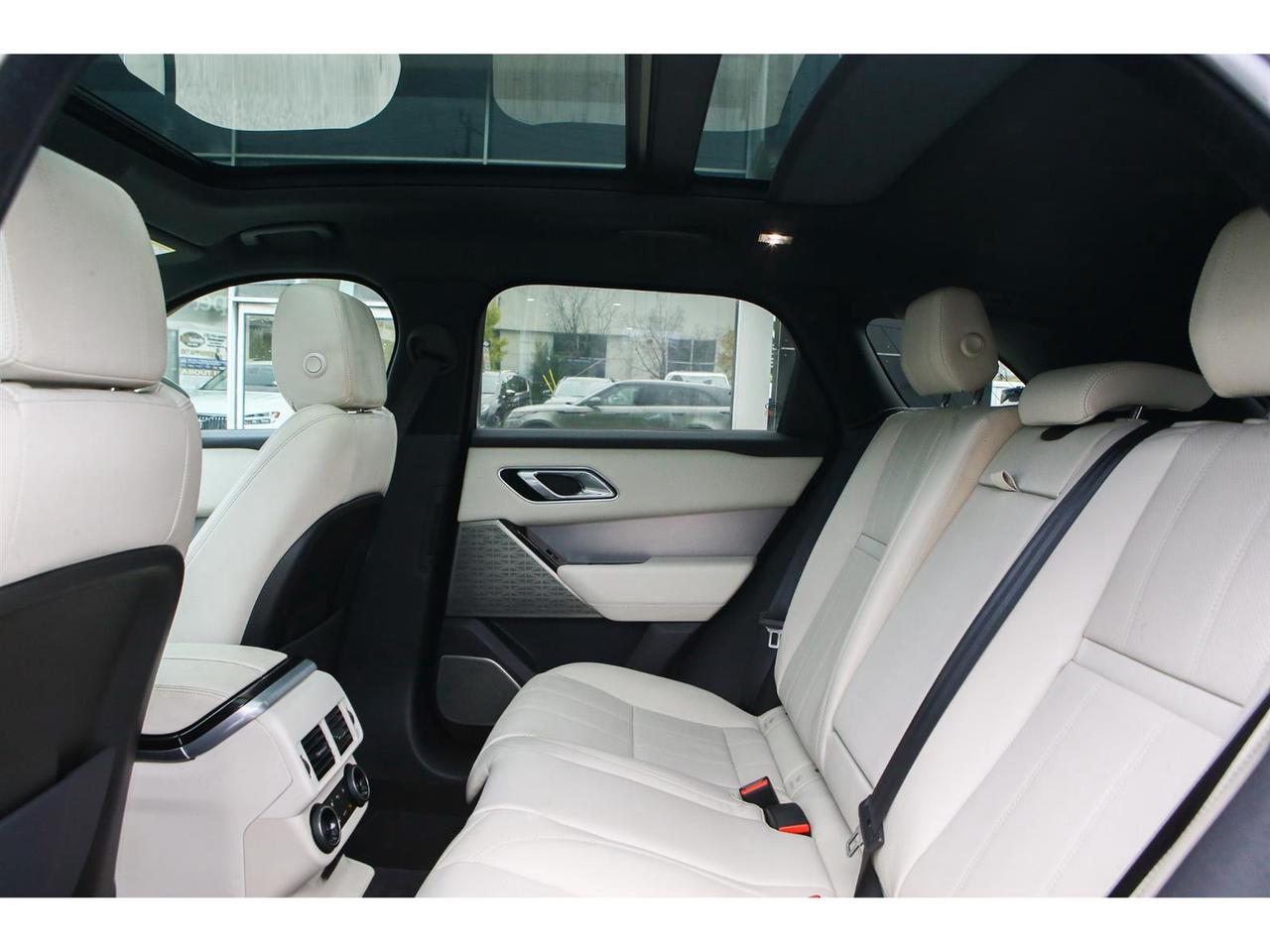 2018 Land Rover Range Rover Velar R-Dynamic SE Photo