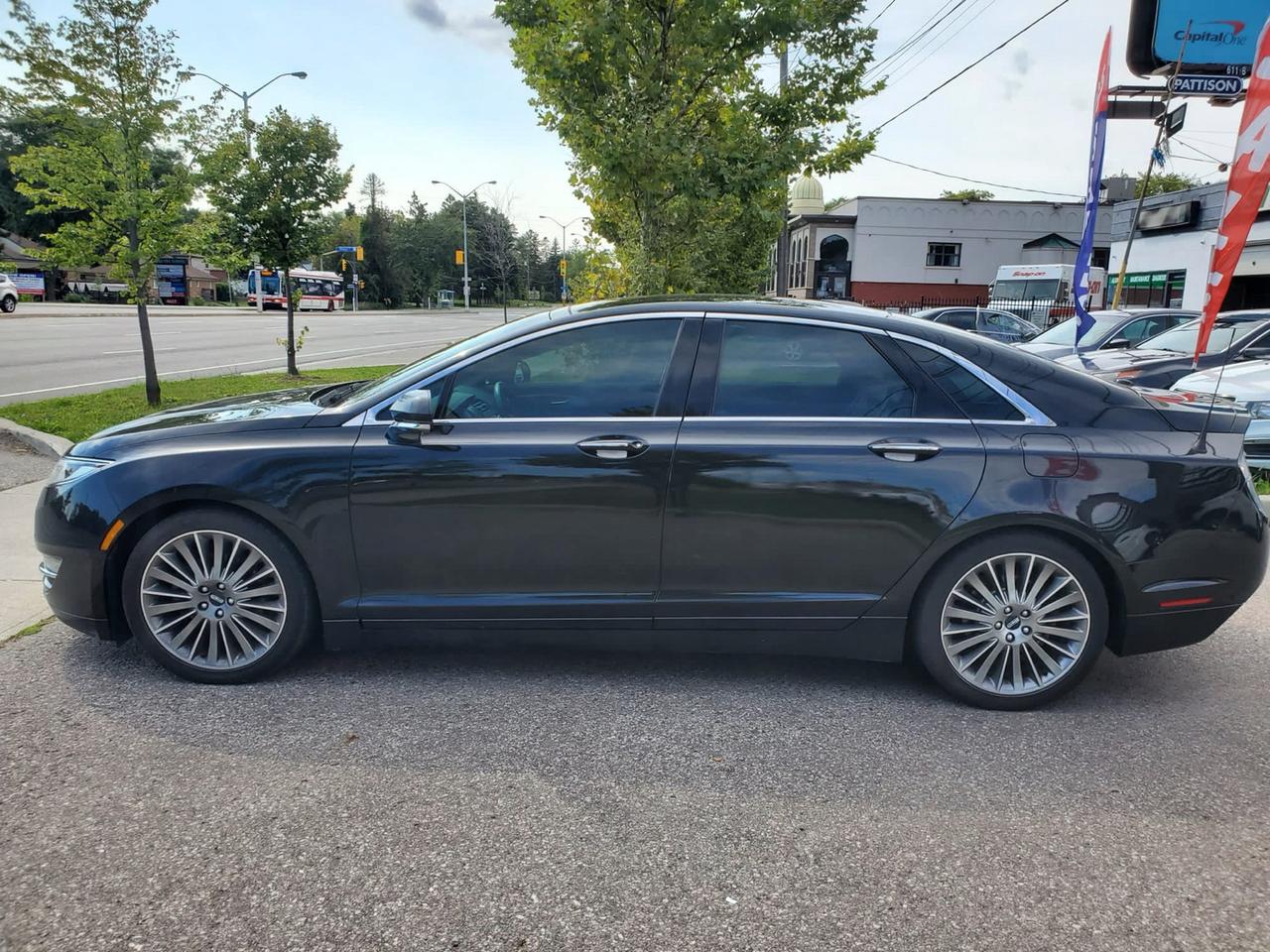 2013 Lincoln MKZ AWD Photo2