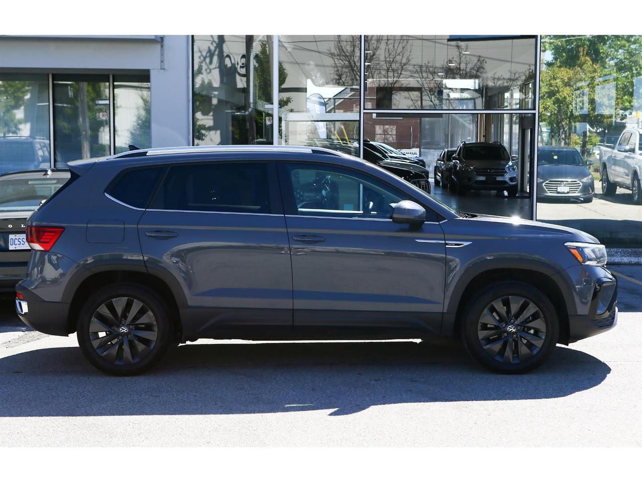 2024 Volkswagen Taos Highline | turbocharged 1.5-liter engine | Panorama Roof | Photo