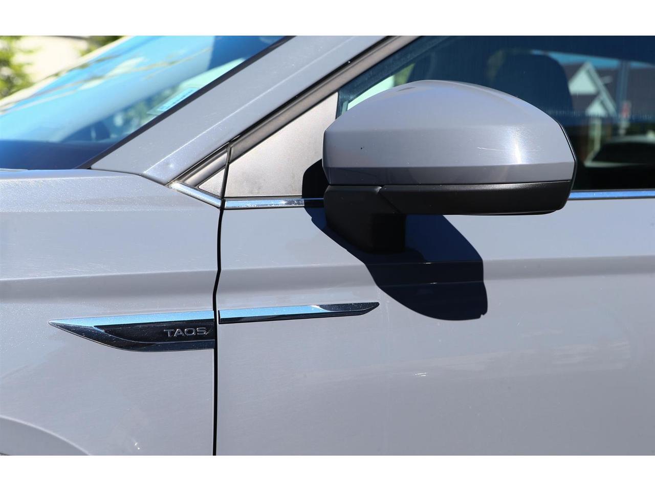 2024 Volkswagen Taos Highline | turbocharged 1.5-liter engine | Panorama Roof | Photo