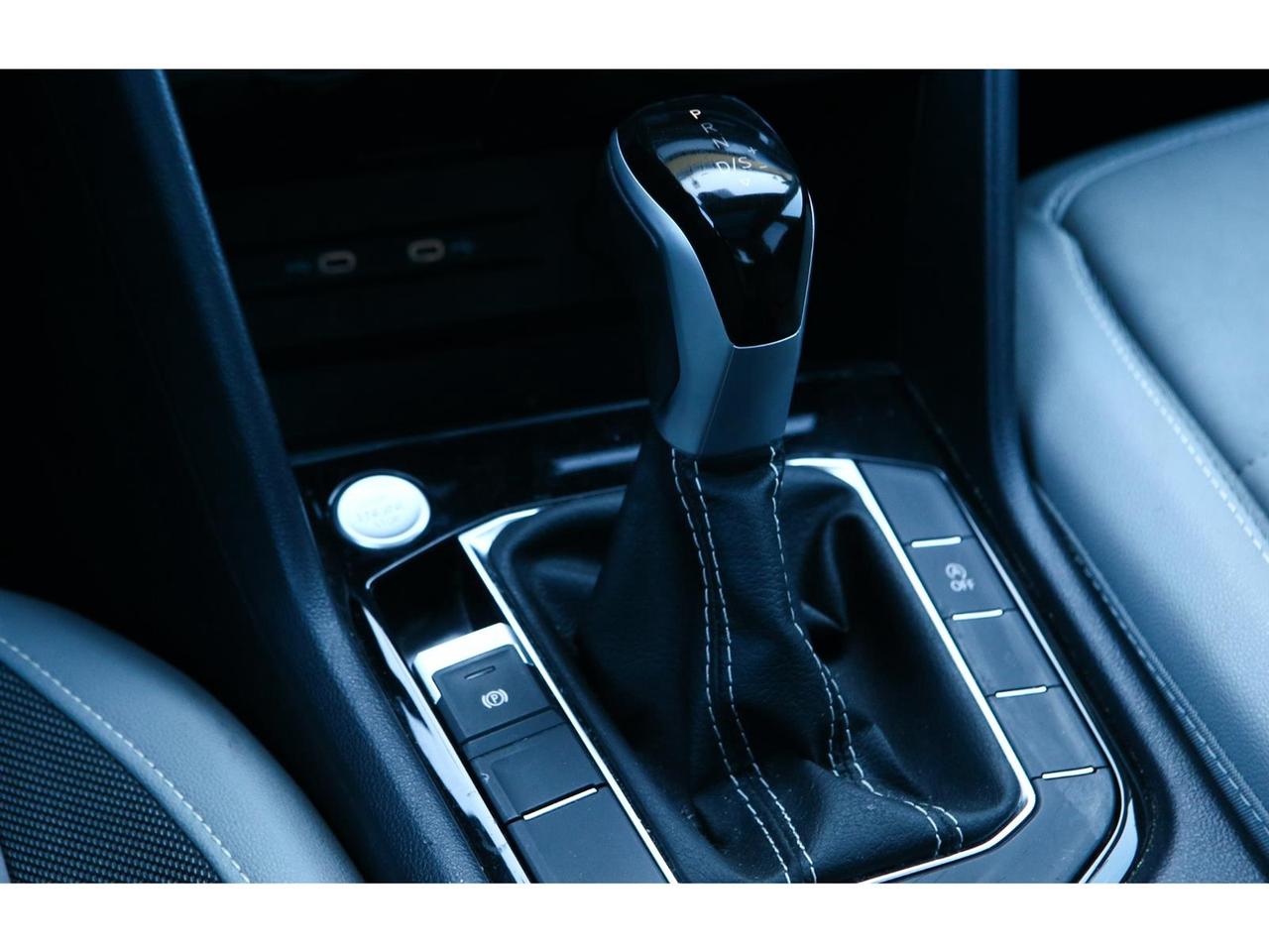 2024 Volkswagen Taos Highline | turbocharged 1.5-liter engine | Panorama Roof | Photo