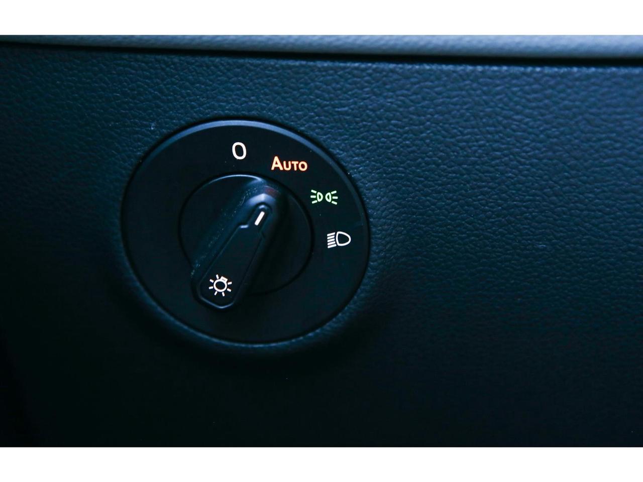 2024 Volkswagen Taos Highline | turbocharged 1.5-liter engine | Panorama Roof | Photo