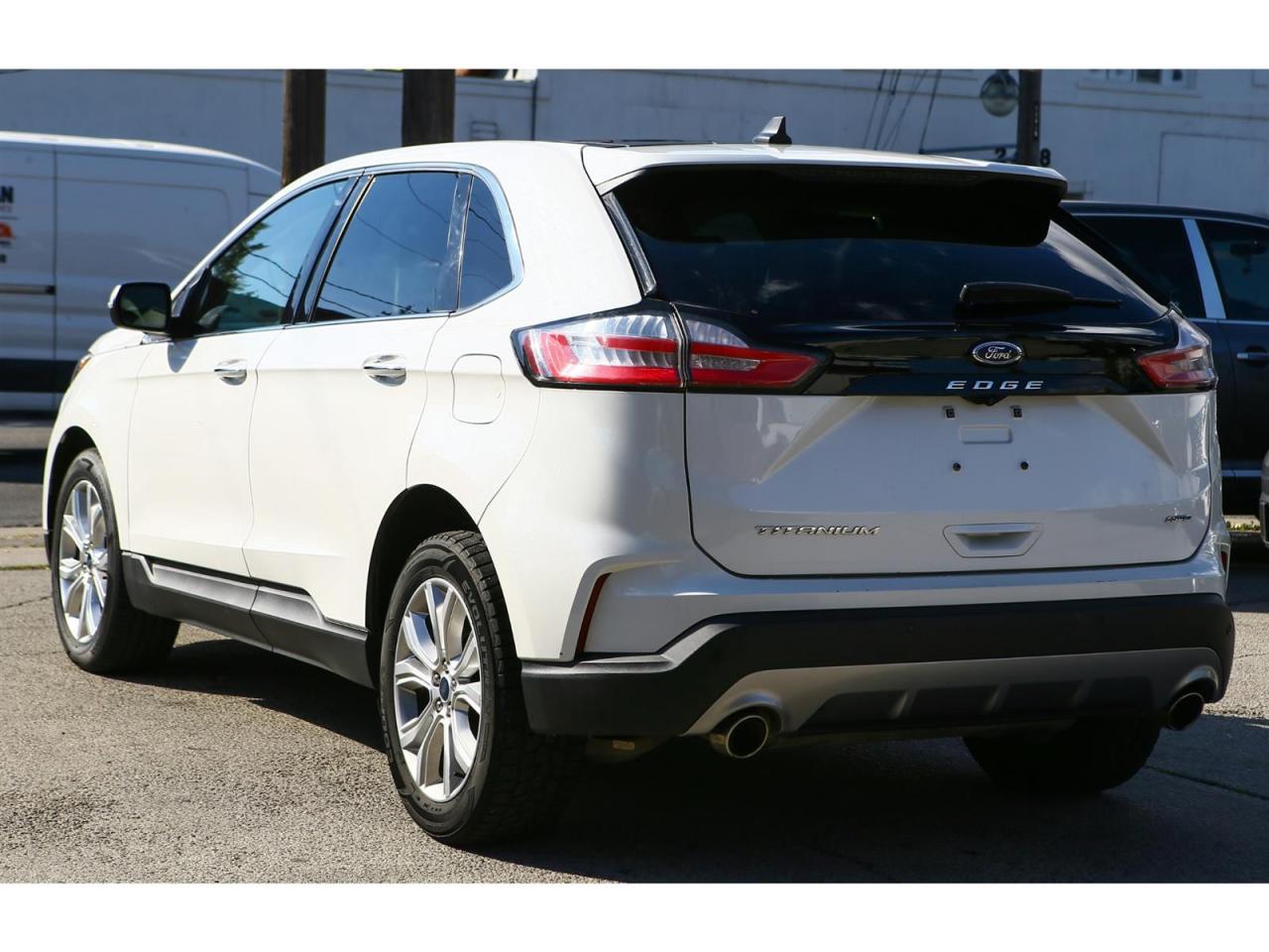 2022 Ford Edge TITANIUM - AWD - Navigation - Panorama Roof-  Leather Seats - Apple Car Play - Dual Zone Climate - Adaptive Cruise Photo4