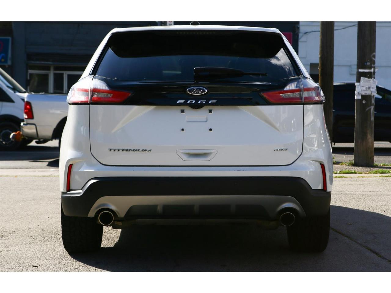 2022 Ford Edge TITANIUM - AWD - Navigation - Panorama Roof-  Leather Seats - Apple Car Play - Dual Zone Climate - Adaptive Cruise Photo