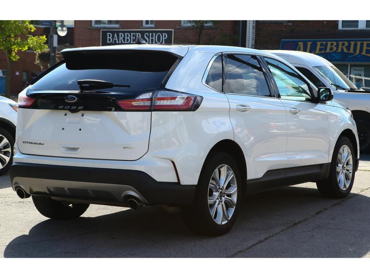 2022 Ford Edge TITANIUM - AWD - Navigation - Panorama Roof-  Leather Seats - Apple Car Play - Dual Zone Climate - Adaptive Cruise Photo