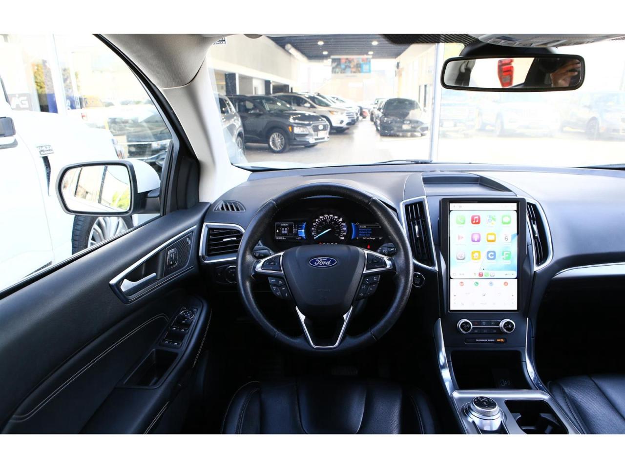 2022 Ford Edge TITANIUM - AWD - Navigation - Panorama Roof-  Leather Seats - Apple Car Play - Dual Zone Climate - Adaptive Cruise Photo