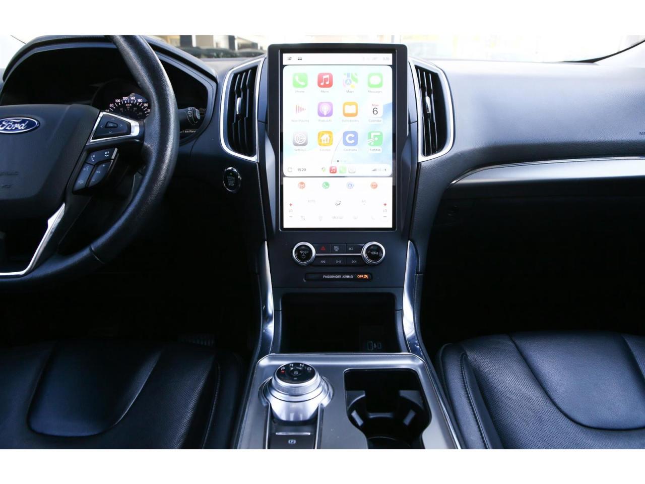 2022 Ford Edge TITANIUM - AWD - Navigation - Panorama Roof-  Leather Seats - Apple Car Play - Dual Zone Climate - Adaptive Cruise Photo