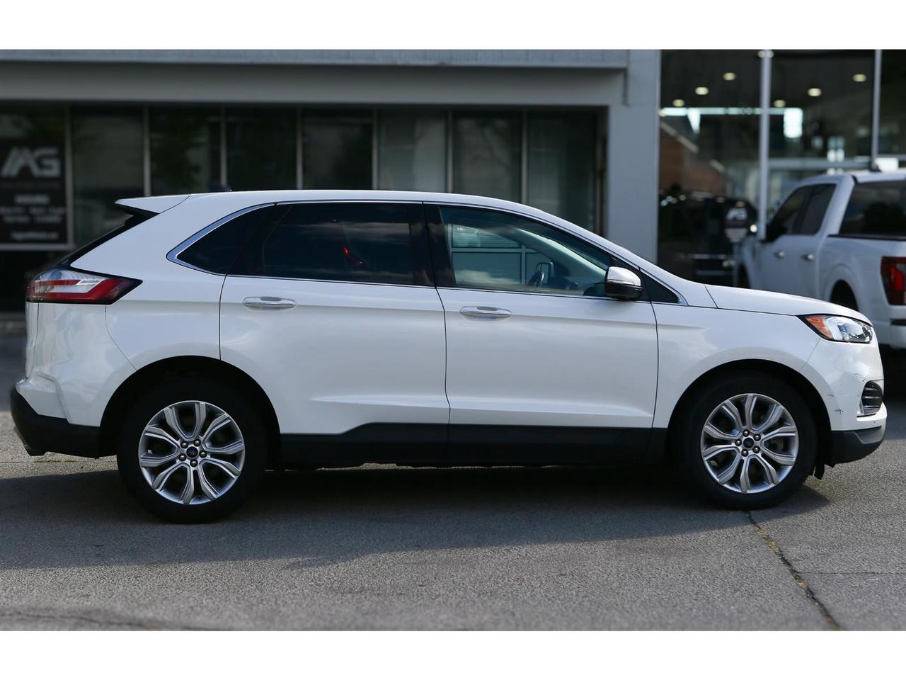 2022 Ford Edge TITANIUM - AWD - Navigation - Panorama Roof-  Leather Seats - Apple Car Play - Dual Zone Climate - Adaptive Cruise Photo