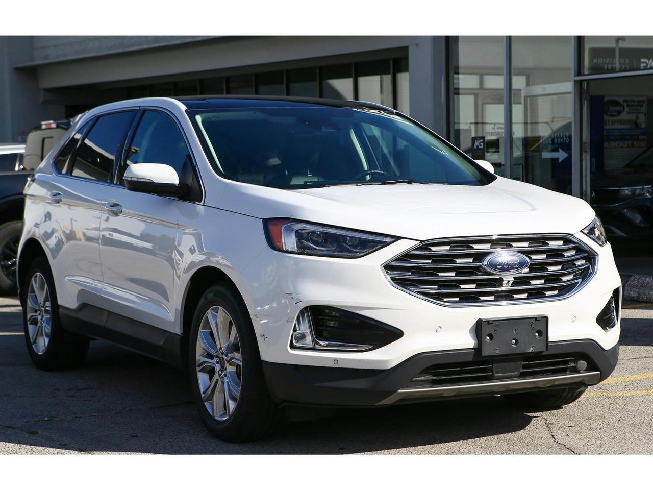 2022 Ford Edge TITANIUM - AWD - Navigation - Panorama Roof-  Leather Seats - Apple Car Play - Dual Zone Climate - Adaptive Cruise Photo