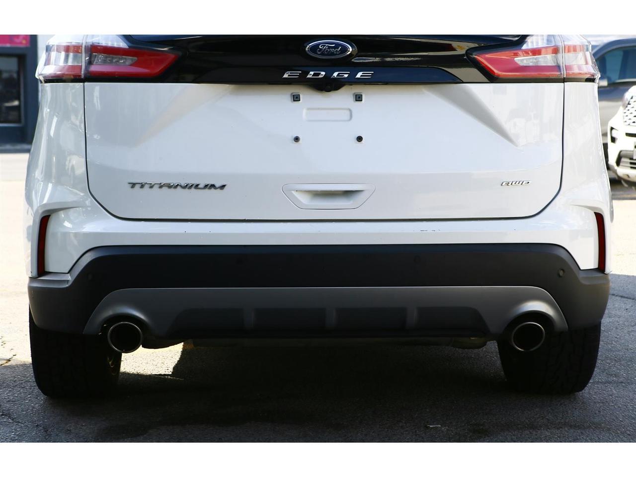 2022 Ford Edge TITANIUM - AWD - Navigation - Panorama Roof-  Leather Seats - Apple Car Play - Dual Zone Climate - Adaptive Cruise Photo