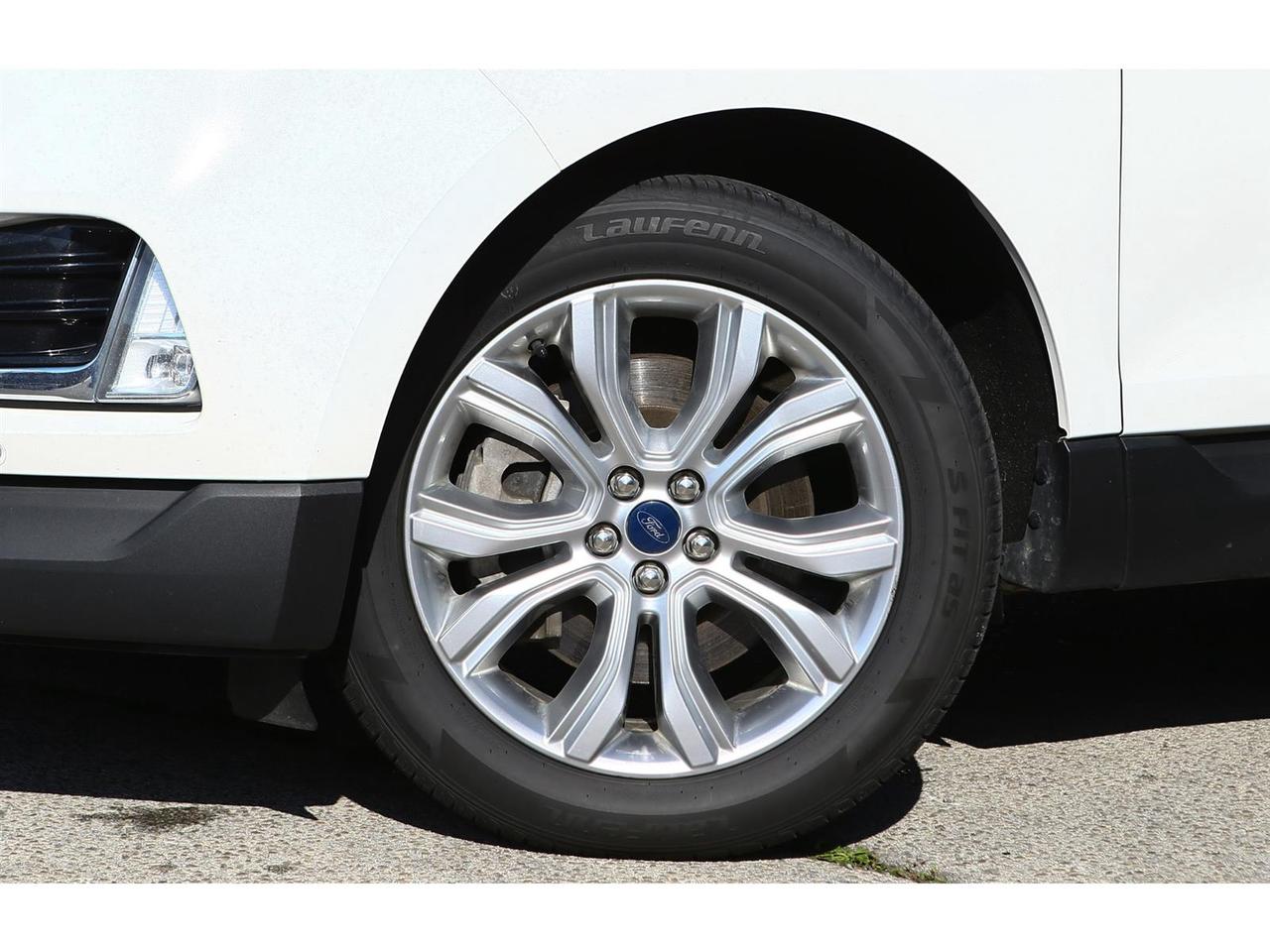 2022 Ford Edge TITANIUM - AWD - Navigation - Panorama Roof-  Leather Seats - Apple Car Play - Dual Zone Climate - Adaptive Cruise Photo