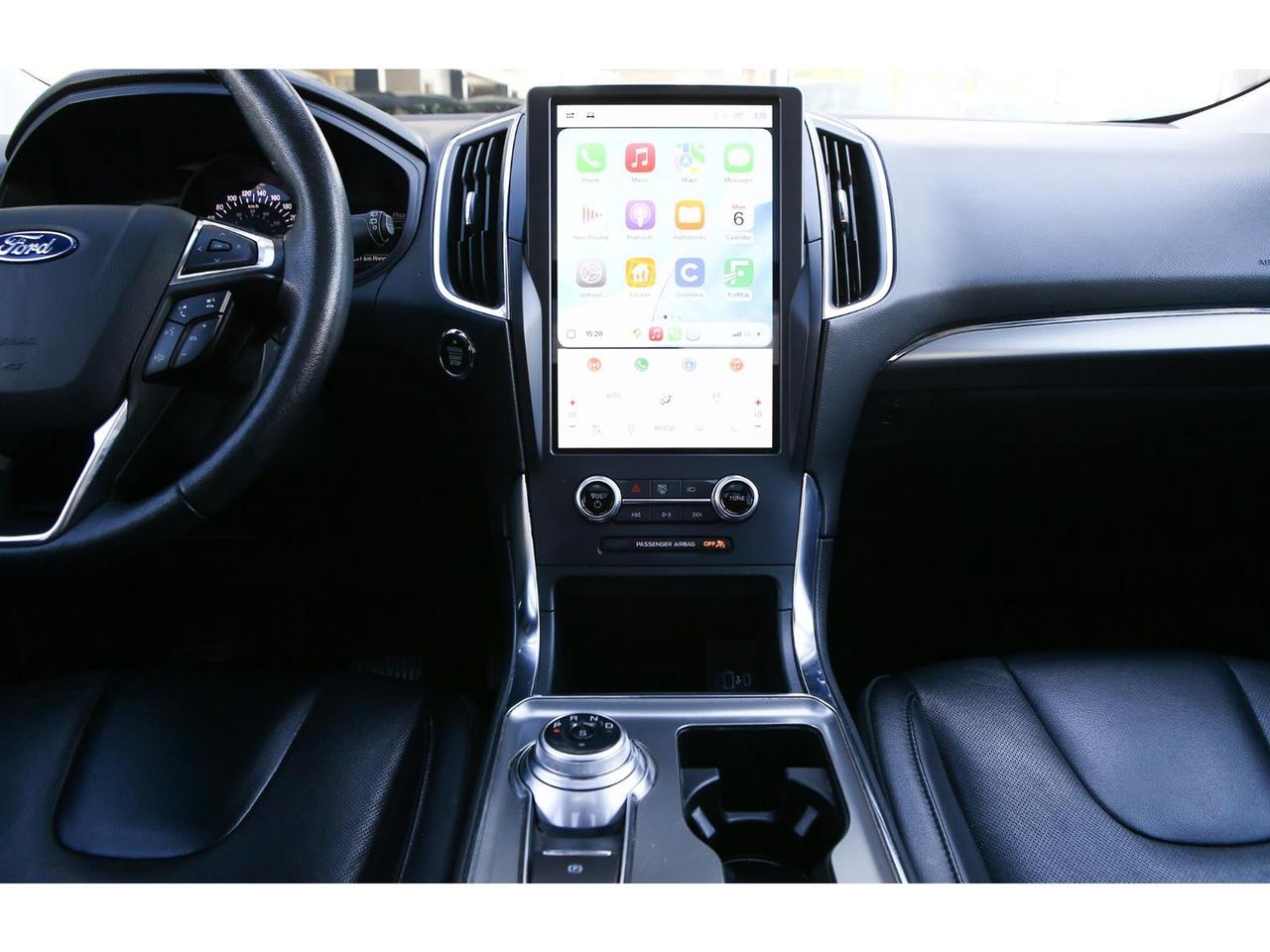 2022 Ford Edge TITANIUM - AWD - Navigation - Panorama Roof-  Leather Seats - Apple Car Play - Dual Zone Climate - Adaptive Cruise Photo