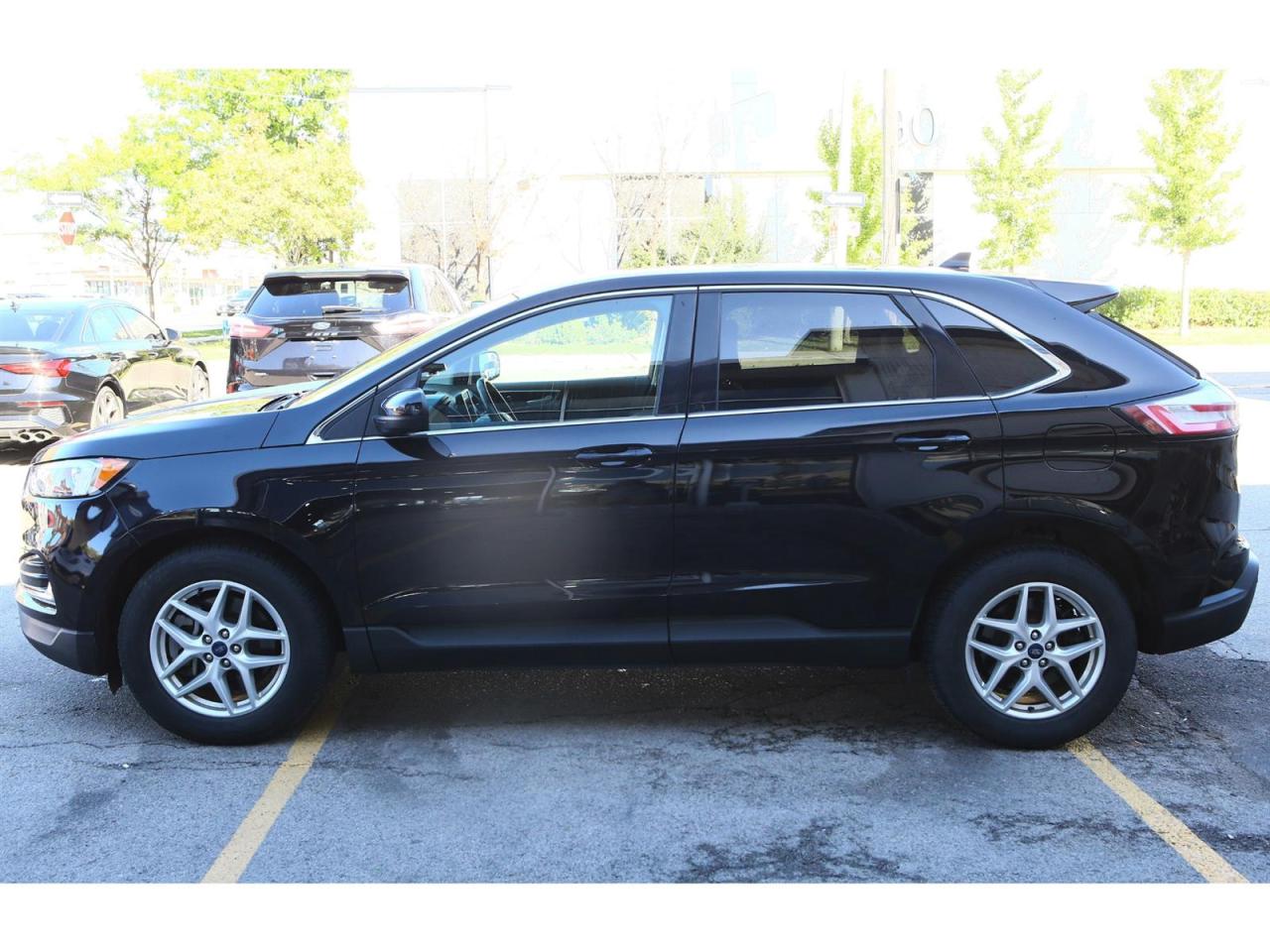 2022 Ford Edge SEL - AWD - Navigation - Leather Seats - Apple Car Play - Dual Zone Climate - Adaptive Cruise Photo3