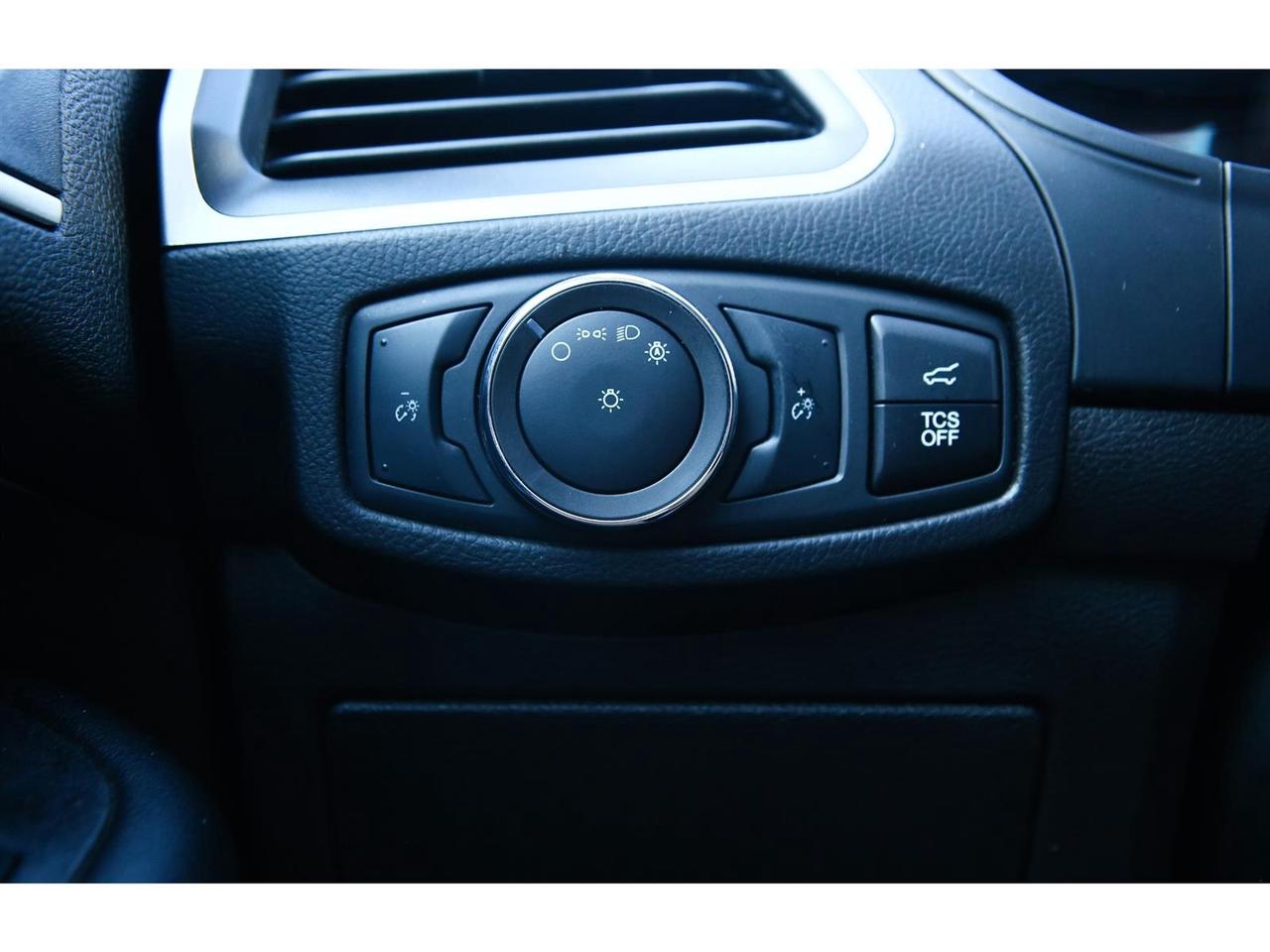 2022 Ford Edge SEL - AWD - Navigation - Leather Seats - Apple Car Play - Dual Zone Climate - Adaptive Cruise Photo